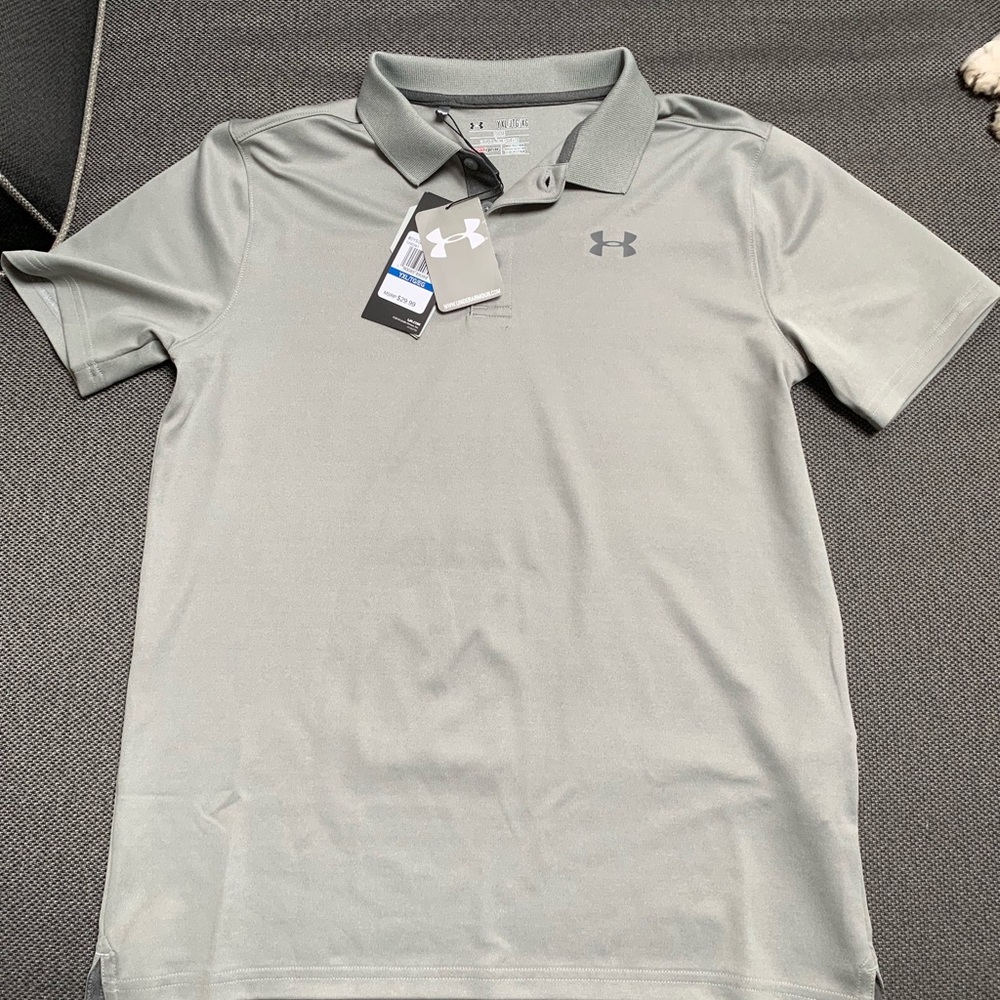 NWT Under Armour Boys  YXL golf shirt